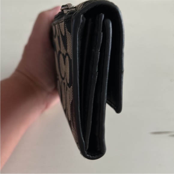 Vintage Coach Ashley Jacquard and Leather Vintage Wallet - Picture 9 of 9